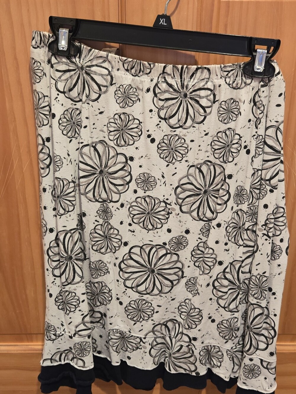 Sun Moda XL Women's Skirt With Floral Pattern